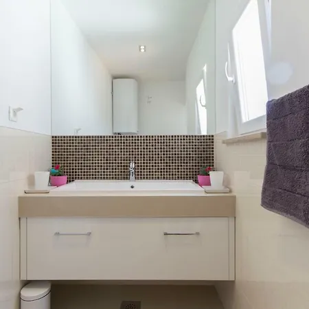 In Center With Parking * Pula