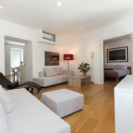 Apartment In Center With Parking Pula