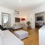 Appartement In Center With Parking Pula