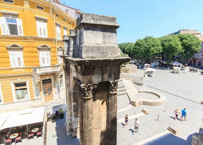 In Center With Parking Apartment